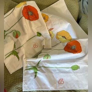 “B” monogram MCM pillowcases